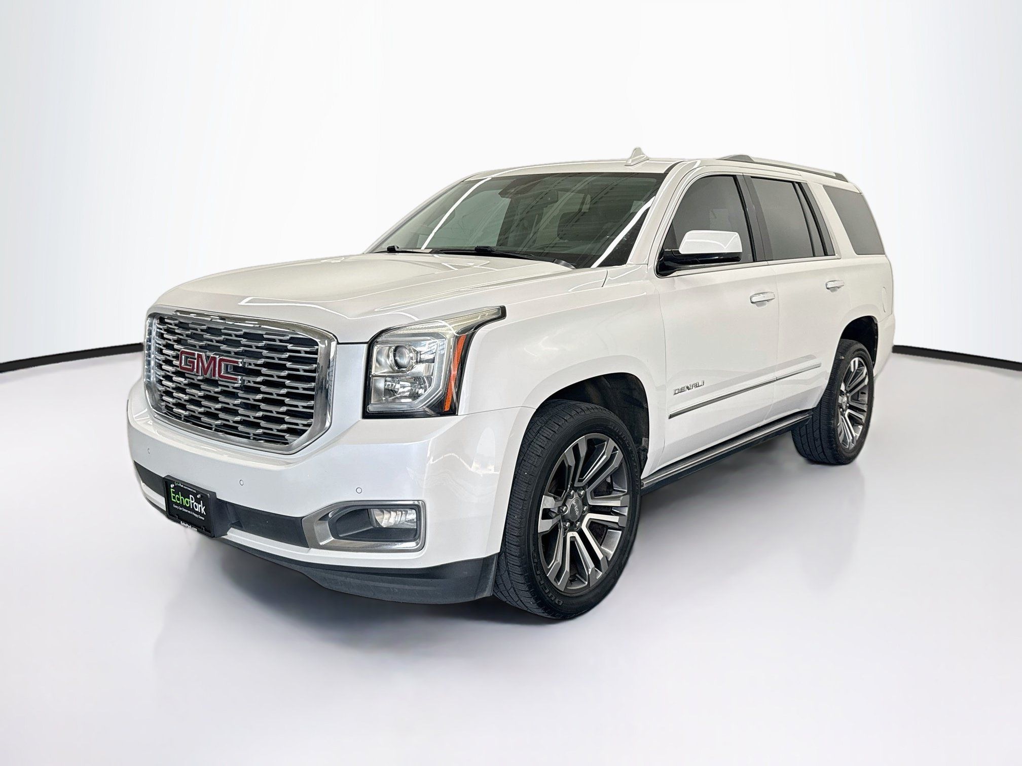 Used 2020 GMC Yukon Denali w/ Denali Premium Package RWD image 3
