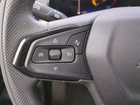 Certified 2025 Chevrolet Trax LT image 27