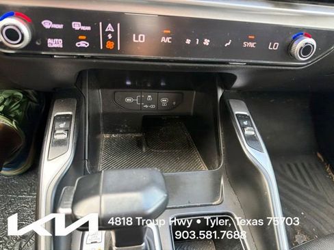 Certified 2025 Kia Sorento S w/ Panoramic Sunroof Package FWD image 21