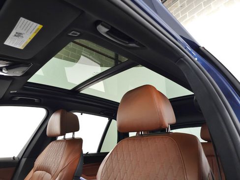Used 2019 BMW X5 xDrive40i w/ M Sport Package AWD/4WD image 15