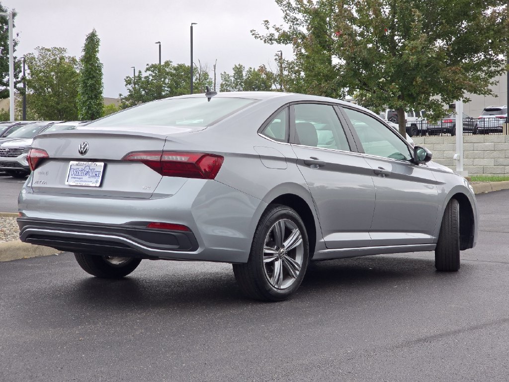 Used 2024 Volkswagen Jetta SE FWD image 22