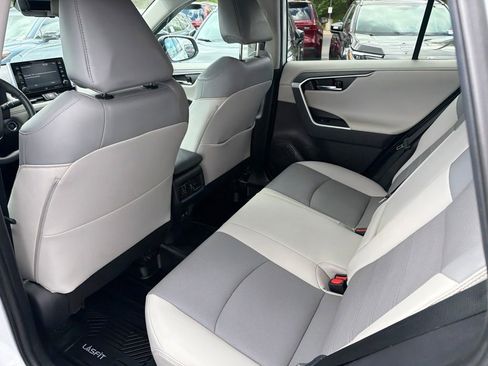 Used 2021 Toyota RAV4 Limited AWD/4WD image 20