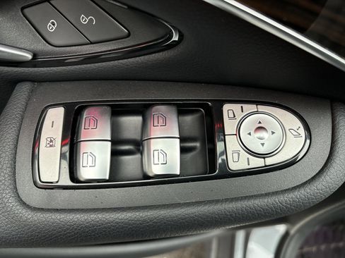 Used 2022 Mercedes-Benz GLC 300 GLC 300 image 17