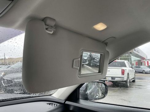 Used 2022 Kia Telluride S image 29