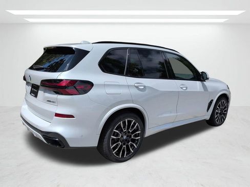 New 2026 BMW X5 xDrive40i w/ M Sport Package AWD/4WD image 4