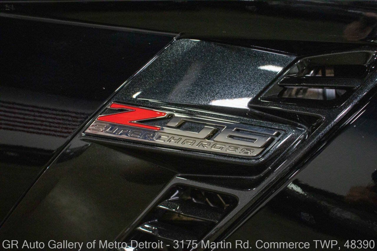 Used 2016 Chevrolet Corvette Z06 w/ 3LZ Preferred Equipment Group RWD image 27