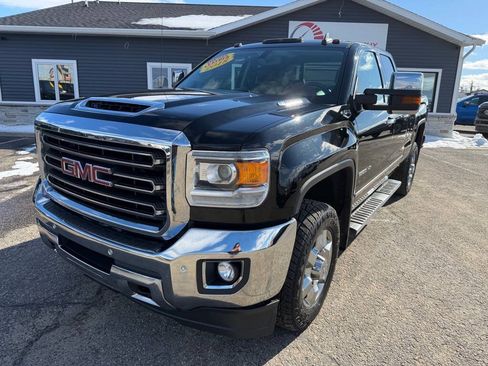Used 2018 GMC Sierra 2500 SLT w/ Snow Plow Prep Package AWD/4WD image 9