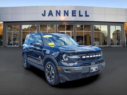 Used 2023 Ford Bronco Sport Outer Banks w/ Tech Package image 3