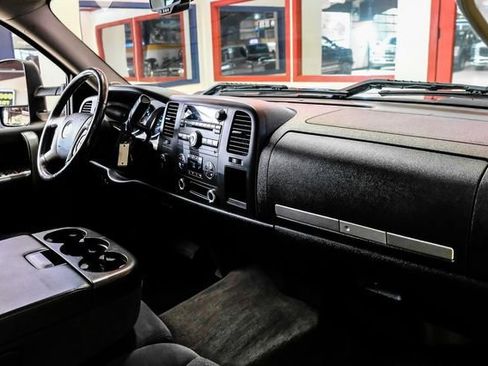 Used 2008 Chevrolet Silverado 2500 LT w/ 1LT Convenience Package image 13