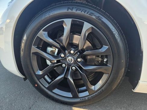 Used 2020 Nissan 370Z Base image 15