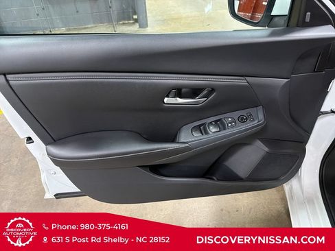Certified 2024 Nissan Sentra SV FWD image 10