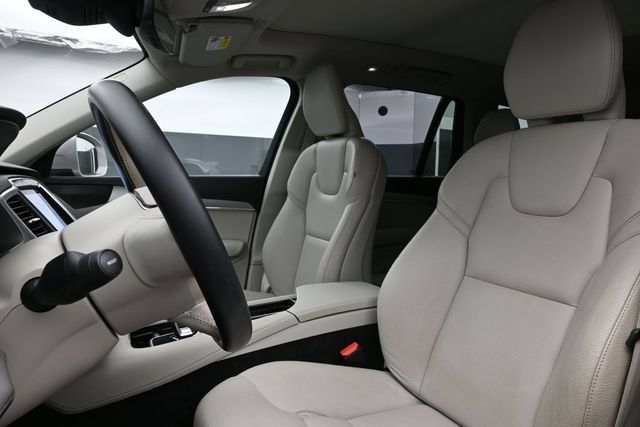 Used 2023 Volvo XC90 B5 Core w/ Climate Package AWD/4WD image 10