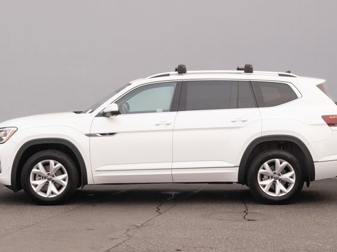 Used 2024 Volkswagen Atlas SEL Premium R-Line image 30