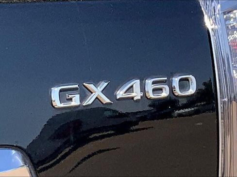 Used 2021 Lexus GX 460 Premium w/ Premium Package AWD/4WD image 9
