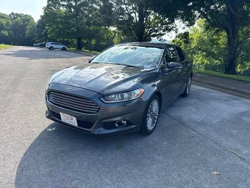 Used 2016 Ford Fusion Titanium FWD image 3