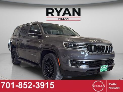 Used 2024 Jeep Wagoneer 4WD w/ Convenience Group I image 9