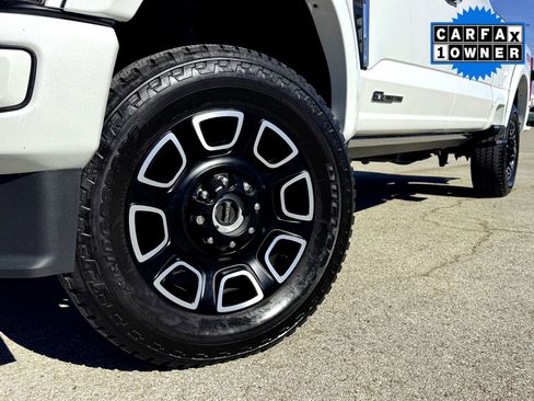 Used 2023 Ford F250 Platinum w/ FX4 Off-Road Package image 2
