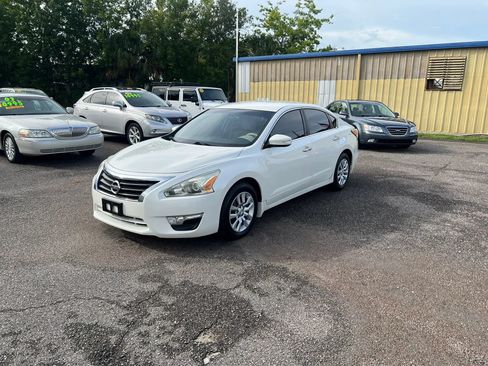 Used 2015 Nissan Altima 2.5 S w/ Power Driver Seat Package FWD image 2