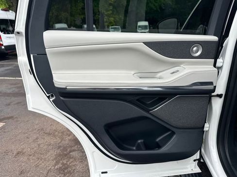 New 2026 Lincoln Navigator Reserve AWD/4WD image 23