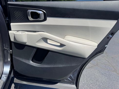 Used 2022 Kia Sorento S FWD image 26