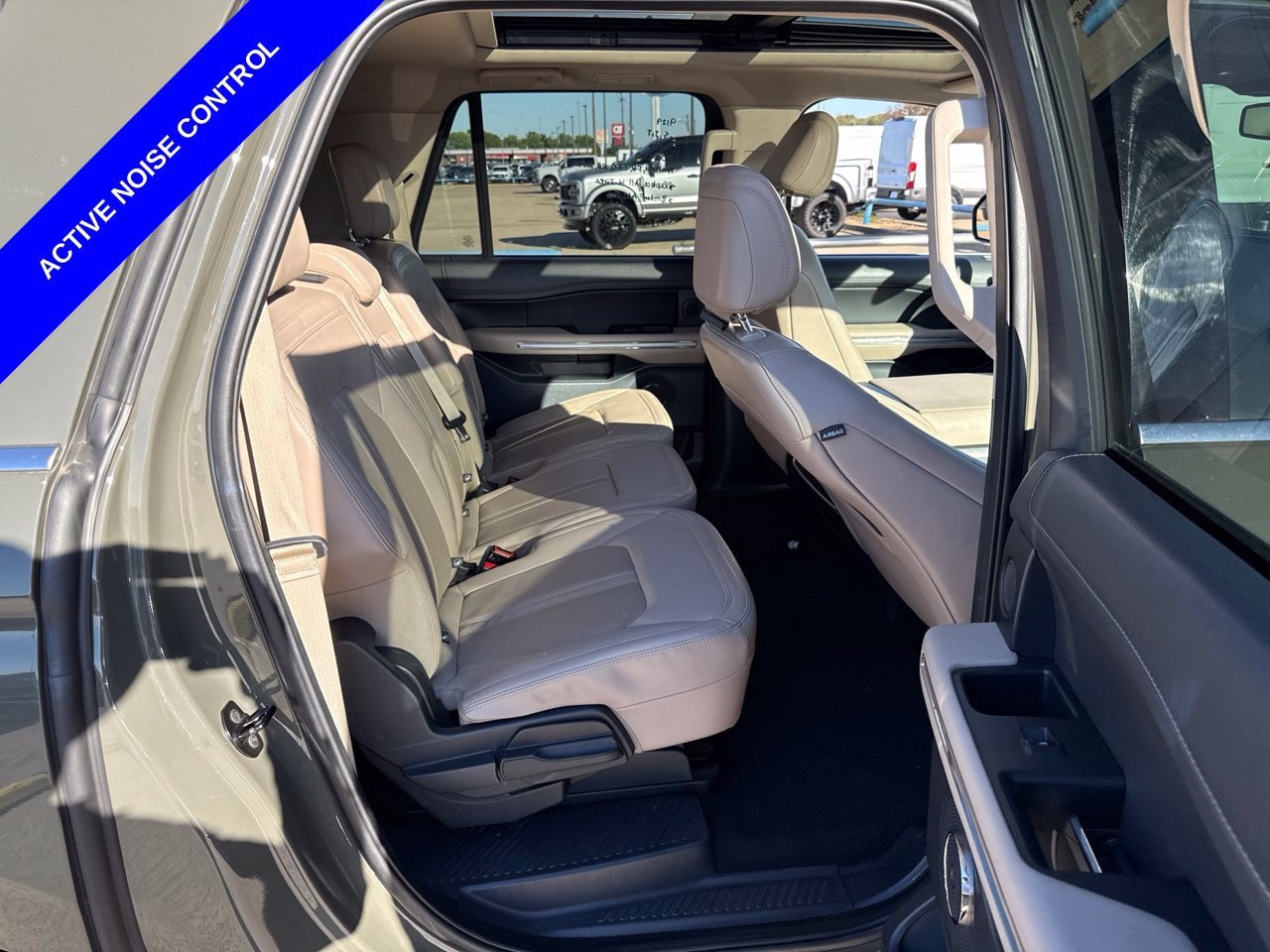 Used 2024 Ford Expedition Max Limited RWD image 13