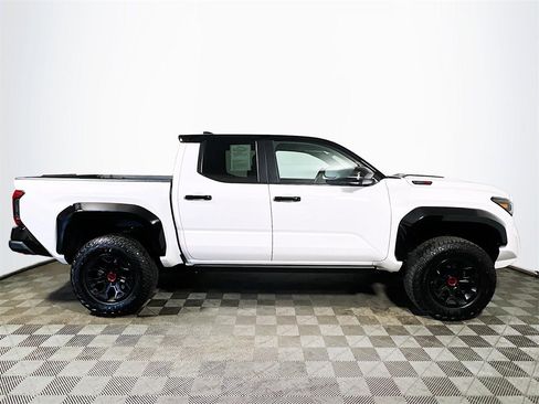 Used 2025 Toyota Tacoma TRD Pro image 9