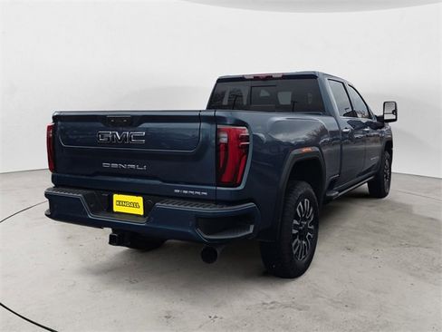 Used 2025 GMC Sierra 2500 Denali Ultimate image 5