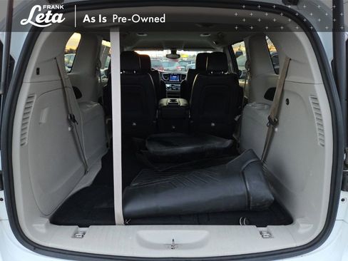 Used 2017 Chrysler Pacifica Touring-L w/ Tire & Wheel Group image 29