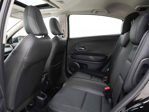 Used 2021 Honda HR-V Touring image 19