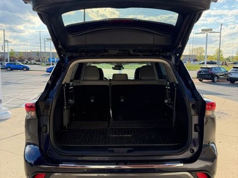 Used 2021 Toyota Highlander Limited AWD/4WD image 11