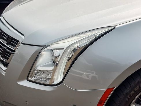 Used 2017 Cadillac XTS Luxury FWD image 2