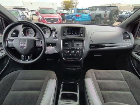 Used 2019 Dodge Grand Caravan SE FWD image 15