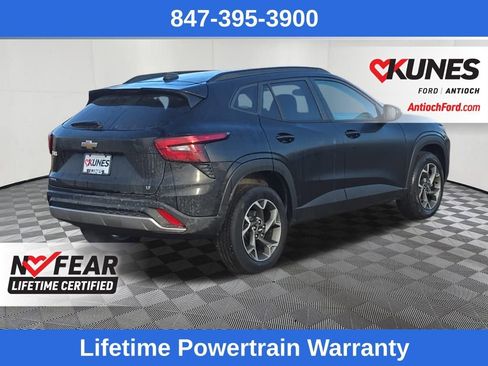 Used 2025 Chevrolet Trax LT image 7