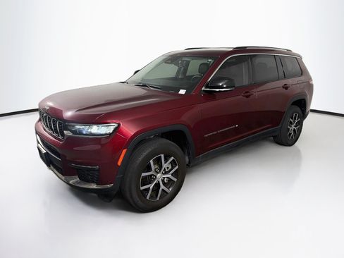 Used 2023 Jeep Grand Cherokee L Limited w/ Luxury Tech Group II AWD/4WD image 3