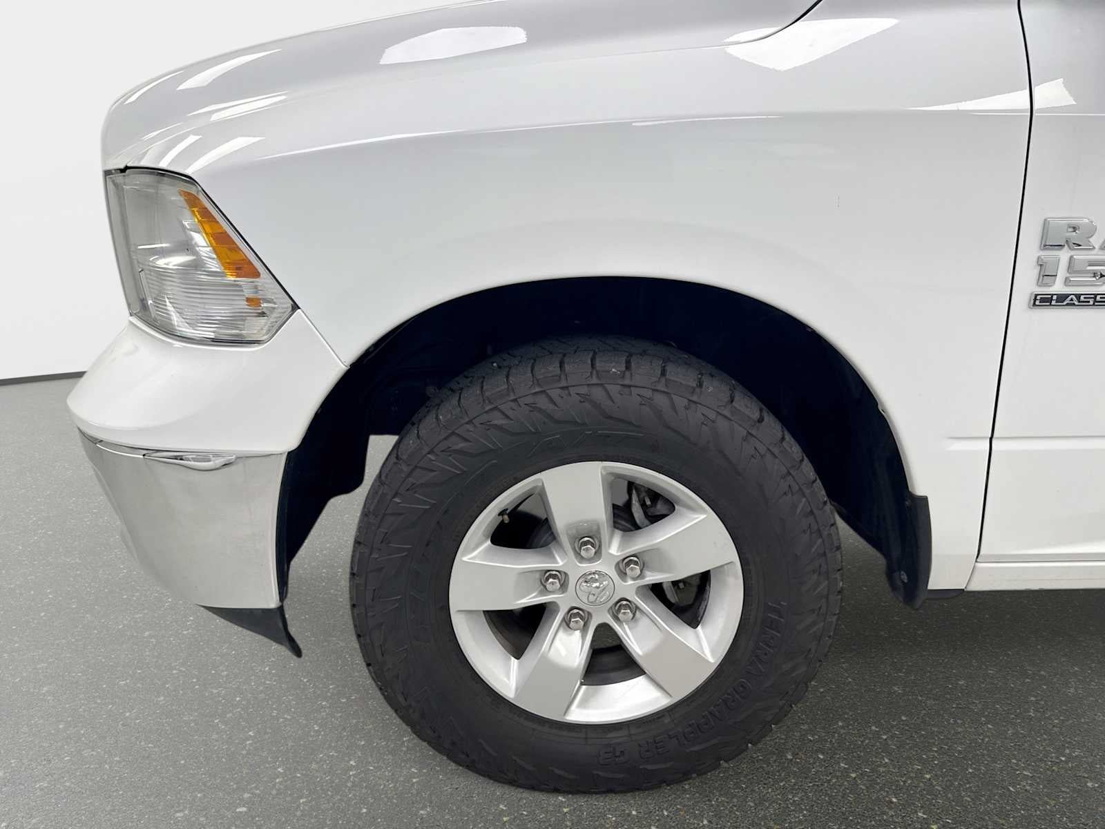 Used 2022 RAM 1500 Classic SLT w/ Electronics Group AWD/4WD image 18