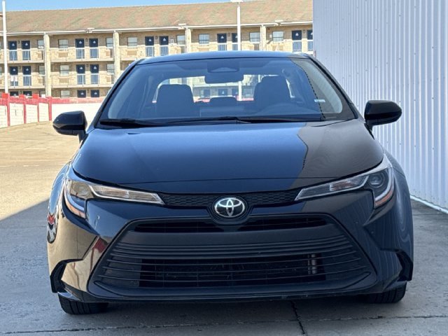 Used 2025 Toyota Corolla LE FWD image 8