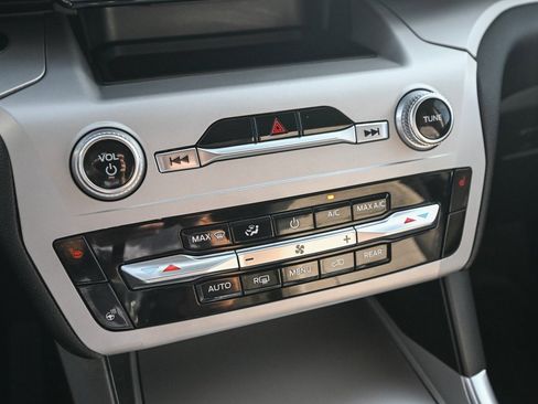 Certified 2023 Ford Explorer XLT w/ Equipment Group 202A image 37