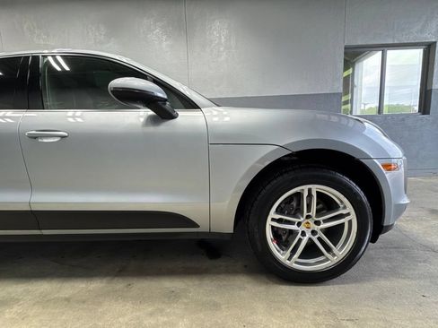 Used 2021 Porsche Macan w/ Premium Package AWD/4WD image 4