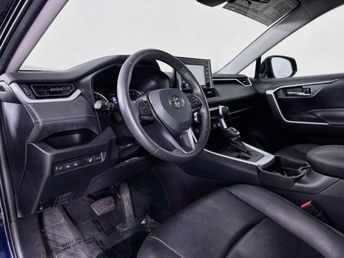 Certified 2021 Toyota RAV4 XLE Premium AWD/4WD image 9