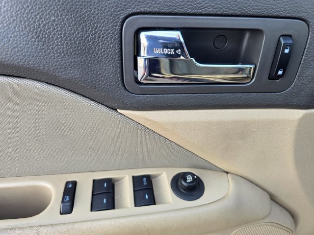 Used 2011 Ford Fusion SE w/ 202A Rapid Spec Order Code FWD image 15