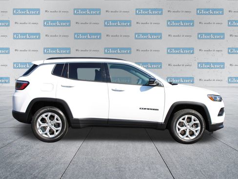 Used 2024 Jeep Compass Latitude AWD/4WD image 4
