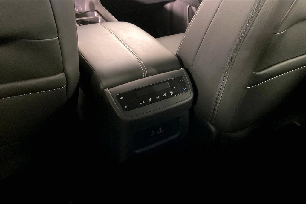 Used 2025 Nissan Pathfinder SL AWD/4WD image 29
