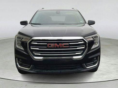Used 2024 GMC Terrain SLT image 2