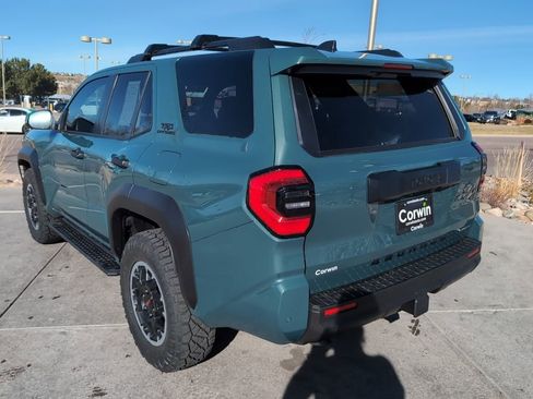 Used 2025 Toyota 4Runner 4WD image 5