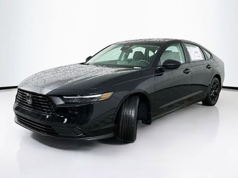 Used 2025 Honda Accord SE image 2