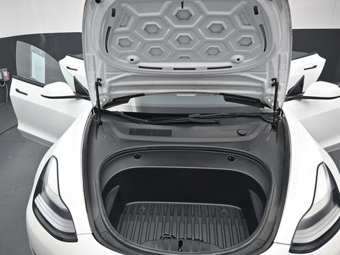 Used 2022 Tesla Model 3 image 37