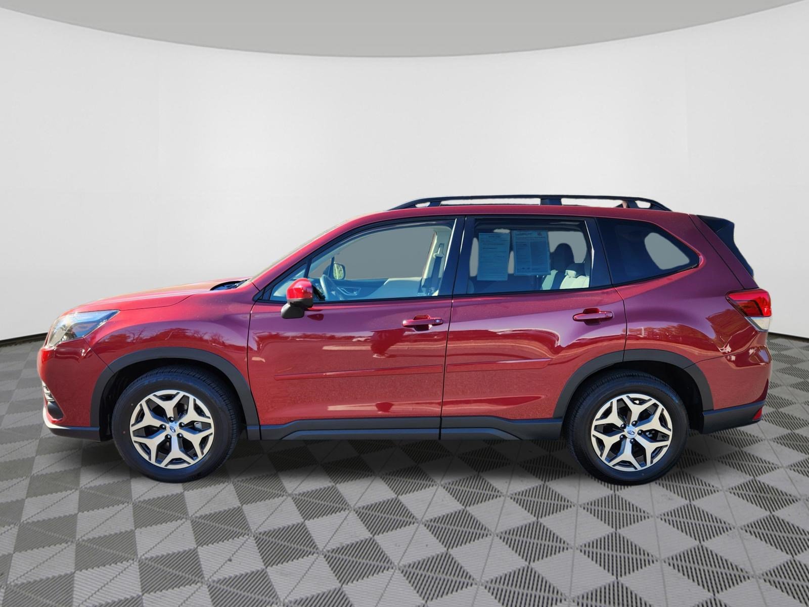 Certified 2024 Subaru Forester Premium AWD/4WD image 5