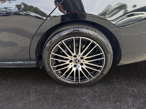 Used 2025 Mercedes-Benz C 300 Sedan image 14