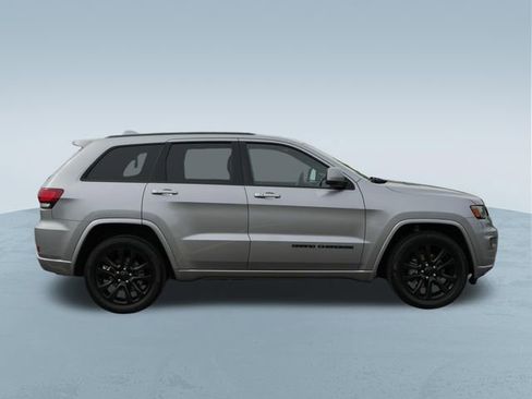 Used 2019 Jeep Grand Cherokee Altitude RWD image 10