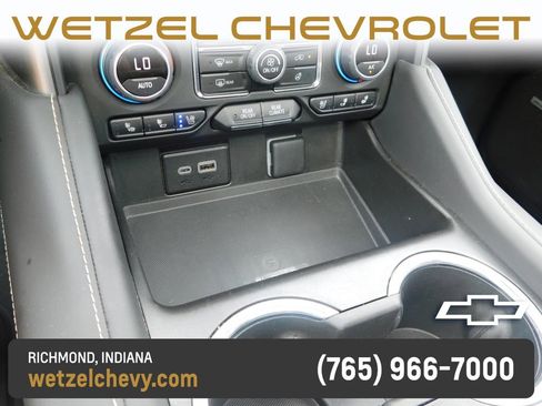 Used 2023 Chevrolet Suburban Premier w/ Advanced Technology Package AWD/4WD image 47